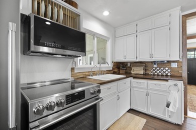 Lake life awaits! Enjoy 120' of prime Lake Winnebago frontage - photo 9