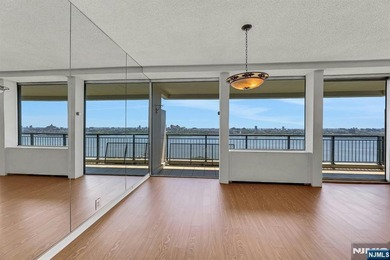 Welcome to this fabulous 2 bedroom and 2 full baths duplex up - photo 31