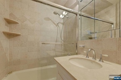 Welcome to this fabulous 2 bedroom and 2 full baths duplex up - photo 37