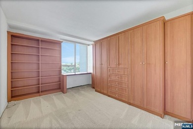Welcome to this fabulous 2 bedroom and 2 full baths duplex up - photo 38