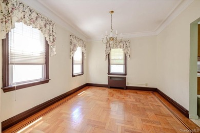 Welcome to this great single-family Tudor-style home located in - photo 6