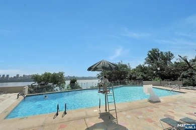 Welcome to this fabulous 2 bedroom and 2 full baths duplex up - photo 49