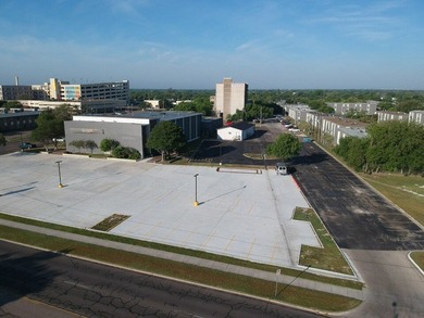 Currently used as Venture worship center, a great location for - photo 8