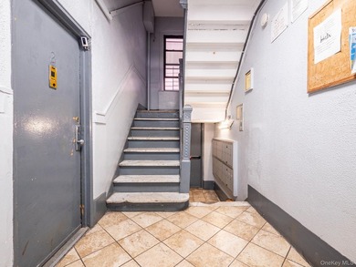 Opportunity awaits in East Tremont, The Bronx! Enjoy a - photo 4