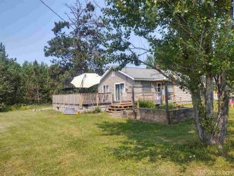 (private lake) Home Sale Pending in Crystal Falls Michigan