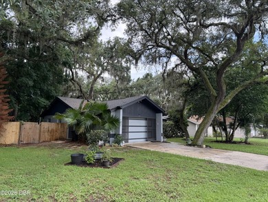 Look no further than this beautiful 3-bedroom, 2-bathroom home - photo 2