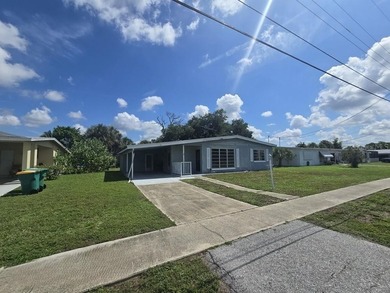 Virtually Staged. Located in central Port Charlotte, Great bones - photo 3
