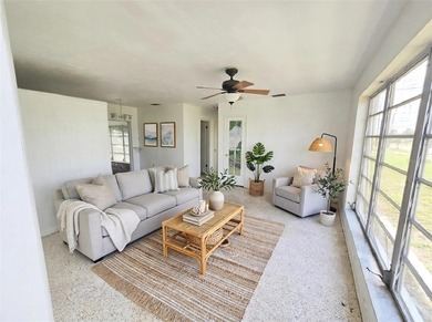 Virtually Staged. Located in central Port Charlotte, Great bones - photo 5