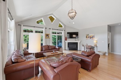 Showings begin 7/23. Opportunities like this don't come along - photo 10