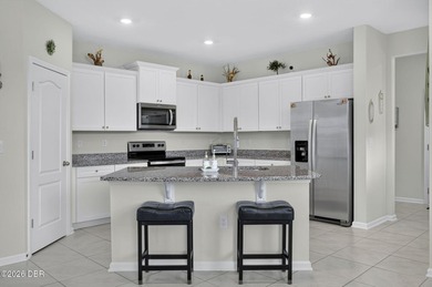 Charming End Unit Townhouse in Prime Palm Coast Location! - photo 2