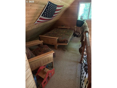 Wouldn't you love to have a cabin with a garage? Here it is! - photo 13