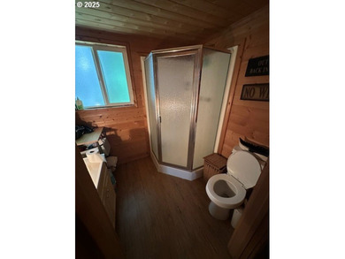Wouldn't you love to have a cabin with a garage? Here it is! - photo 15