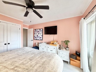 Beautifully renovated 2-bedroom, 2-bath condo located just - photo 16