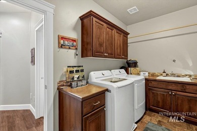 Meticulously maintained & showing true pride of ownership inside - photo 20