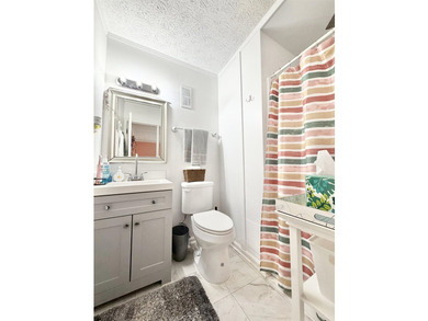 Beautifully renovated 2-bedroom, 2-bath condo located just - photo 21