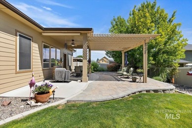Meticulously maintained & showing true pride of ownership inside - photo 25