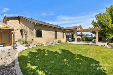Meticulously maintained & showing true pride of ownership inside - photo 26