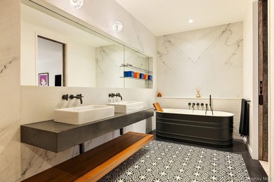 Located in the heart of the Flatiron District, Loft 6 at 6 West - photo 9