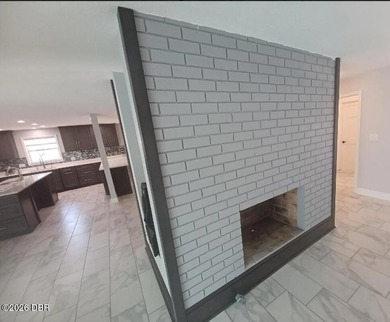 Rare opportunity** luxury waterfront living with - photo 5