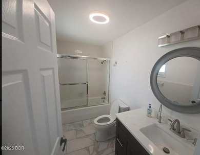 Rare opportunity** luxury waterfront living with - photo 8