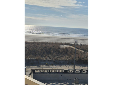 Move right in to this cozy beachfront Condo at the Island Club