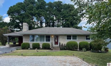 Peal Lake Home For Sale in Paducah Kentucky