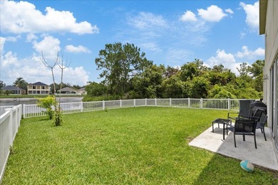 Welcome to this beautifully maintained home in the heart of New - photo 3