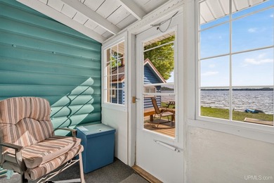 Enjoy 138 feet of sandy-bottom frontage on beautiful Gulliver - photo 20