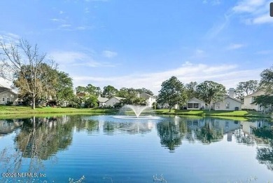 Welcome home to this bright, beautiful bungalow in the heart of - photo 22