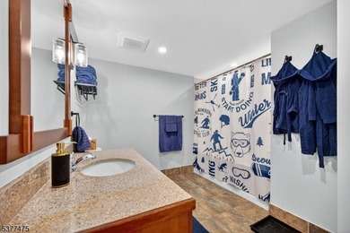 We're excited to present this extremely rare oversized 2 bedroom - photo 27