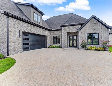 Move-in ready 4BR/3BA home in the gated Arlington Park community - photo 1