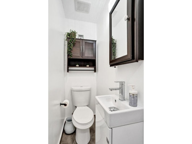 An updated and spacious corner villa in Forest Lake community at - photo 33