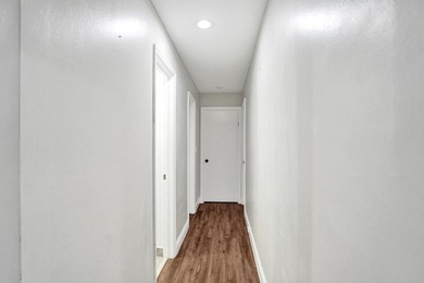 An updated and spacious corner villa in Forest Lake community at - photo 37