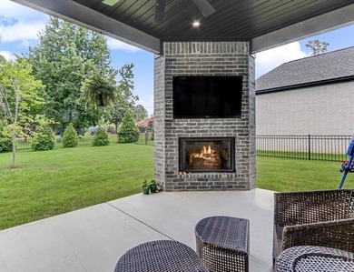 Move-in ready 4BR/3BA home in the gated Arlington Park community - photo 10