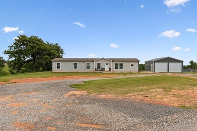 Charming mobile home on just under 4 acres with beautiful - photo 1