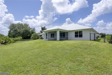 CENTRALLY LOCATED & TOTALLY REMODELED! Discover the perfect - photo 3