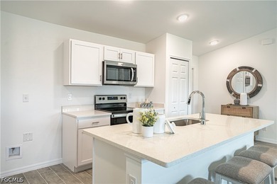 NEW BUILD / CORNER LOT - Anticipated Completion Date is - photo 2