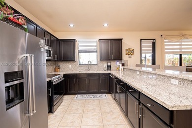 An amazing 2-story, 4 bedrooms and 3 bathrooms home located in - photo 12
