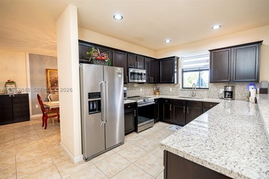 An amazing 2-story, 4 bedrooms and 3 bathrooms home located in - photo 13