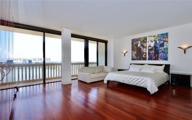 BEAUTIFUL PENTHOUSE RESIDENCE. UNOBSTRUCTED OCEAN, INTRACOASTAL - photo 14
