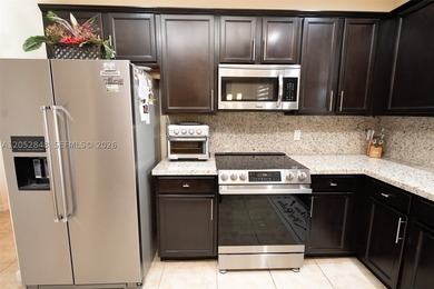 An amazing 2-story, 4 bedrooms and 3 bathrooms home located in - photo 14
