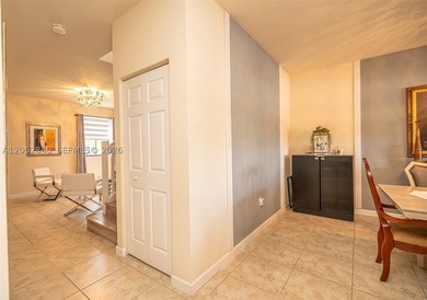 An amazing 2-story, 4 bedrooms and 3 bathrooms home located in - photo 18