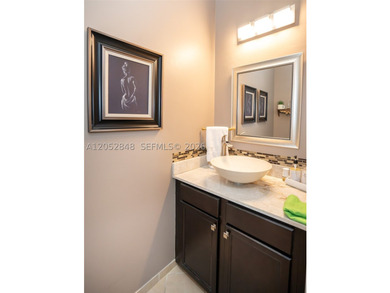 An amazing 2-story, 4 bedrooms and 3 bathrooms home located in - photo 23