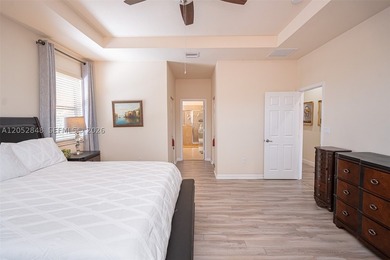 An amazing 2-story, 4 bedrooms and 3 bathrooms home located in - photo 34