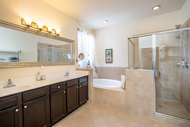 An amazing 2-story, 4 bedrooms and 3 bathrooms home located in - photo 39