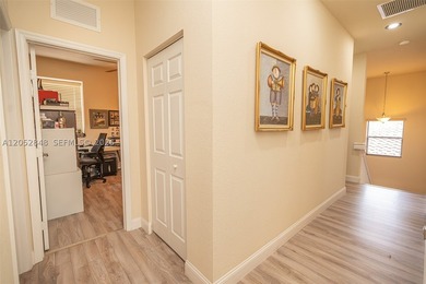 An amazing 2-story, 4 bedrooms and 3 bathrooms home located in - photo 43