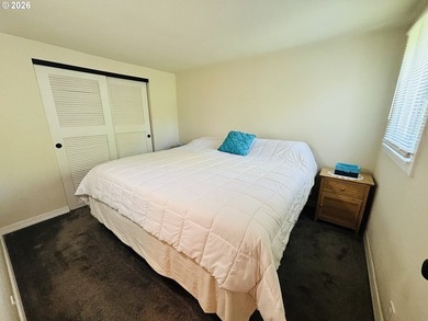 Beautifully remodeled, clean and move in ready! This charming 2 - photo 19