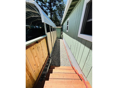 Beautifully remodeled, clean and move in ready! This charming 2 - photo 22
