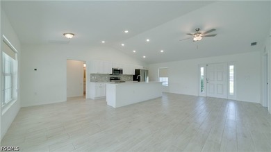Incredible, like-new waterfront home situated on a freshwater - photo 3