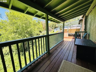 Beautifully remodeled, clean and move in ready! This charming 2 - photo 28